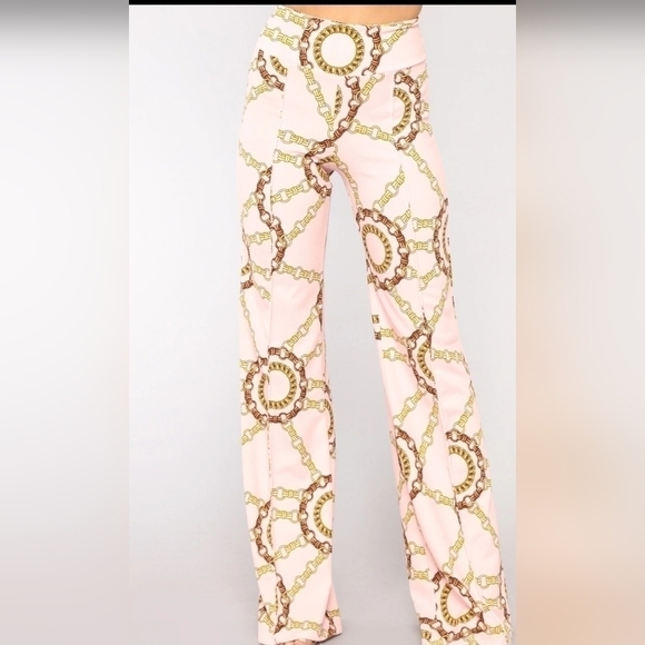 FASHIO Nova Chained Heart Pants - Picture 2 of 12